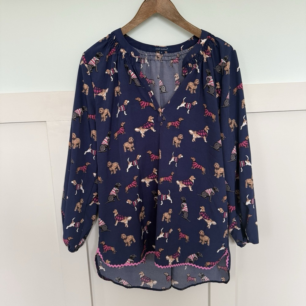 Simply Southern‎ Blouse Women's Large Blue Long Sleeved Dogs Lab Beagle Preppy